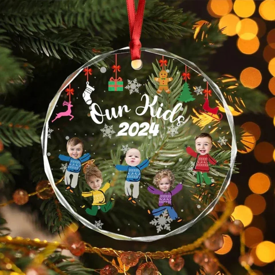 geckocustom-custom-family-our-grandkids-christmas-gift-for-grandma-grandpa-mom-dad-glass-circle-ornament-ho82-893108-36946497831089_600x